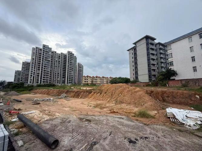 请问各位写字楼的产权是多少年?属于什么用地? 请问各位写字楼的产权是多少年?属于什么用地?